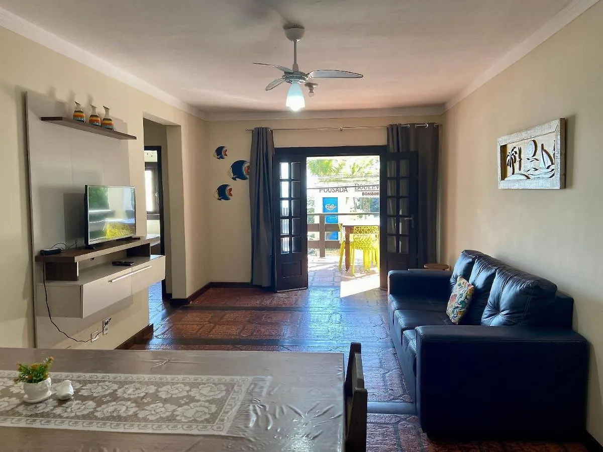 Residencial Ide Martins A 30 Metros Da Praia De Bombinhas E Proximo A Praia Da Lagoinha